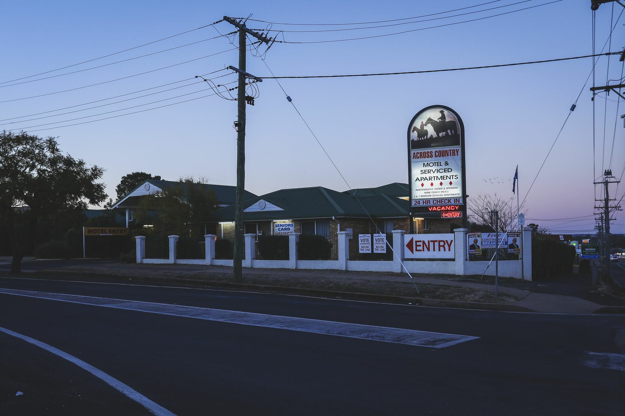 Across Country Motor Inn ดับโบ ภายนอก รูปภาพ